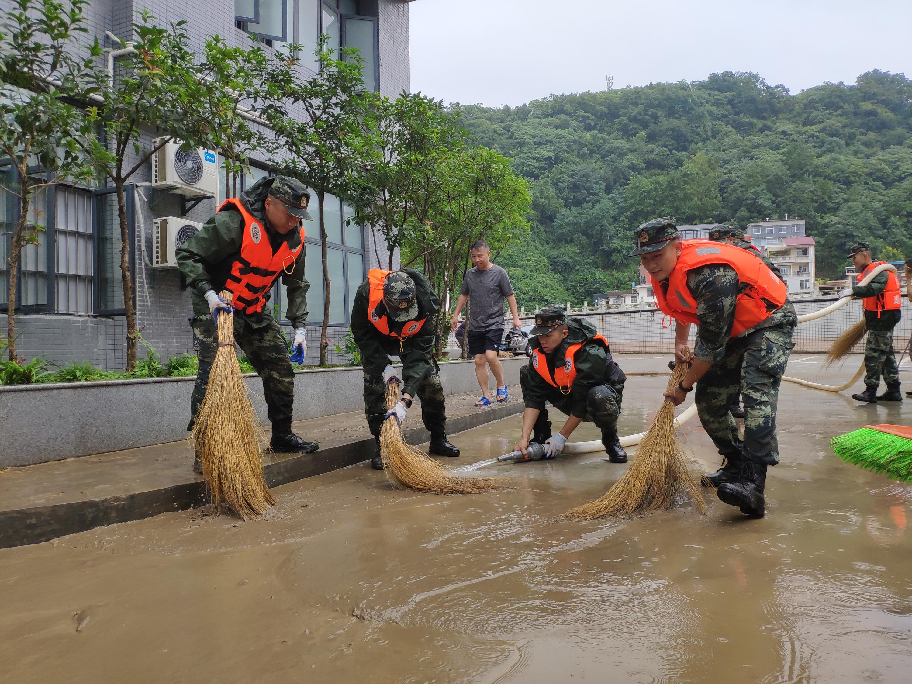 湖北暴雨最新信息，影響及應(yīng)對(duì)措施，湖北暴雨最新動(dòng)態(tài)，影響與應(yīng)對(duì)策略