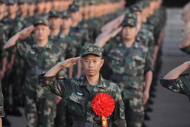 一級軍士長，權(quán)力與職責(zé)的探討，一級軍士長，權(quán)力與職責(zé)的深析