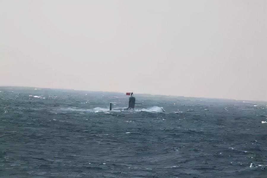 揭秘中國海軍新銳戰(zhàn)艦——鄭州艦（舷號151）簡介，揭秘中國海軍新銳戰(zhàn)艦鄭州艦（舷號151）的震撼登場